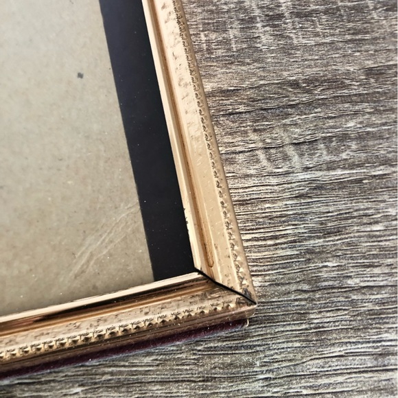 Vtg Patterned Gold Triple Picture Frame - Picture 9 of 11